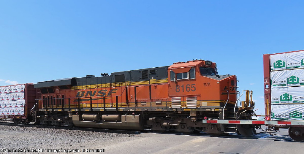 BNSF 8165